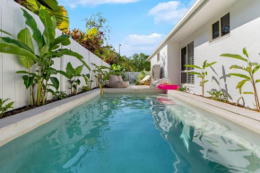 Cedar Villa - Poolside Stunner by the Beach